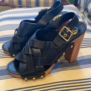 Excellent Condition Tory Burch wedges. Size 10